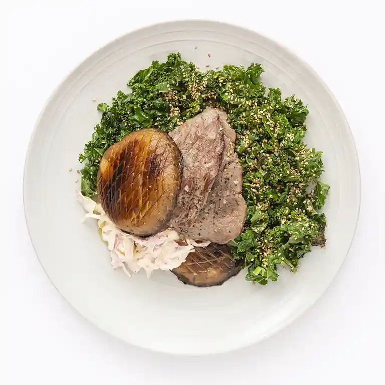 Portobello-burger med hakkebøf og mini-fennikel i creme fraiche