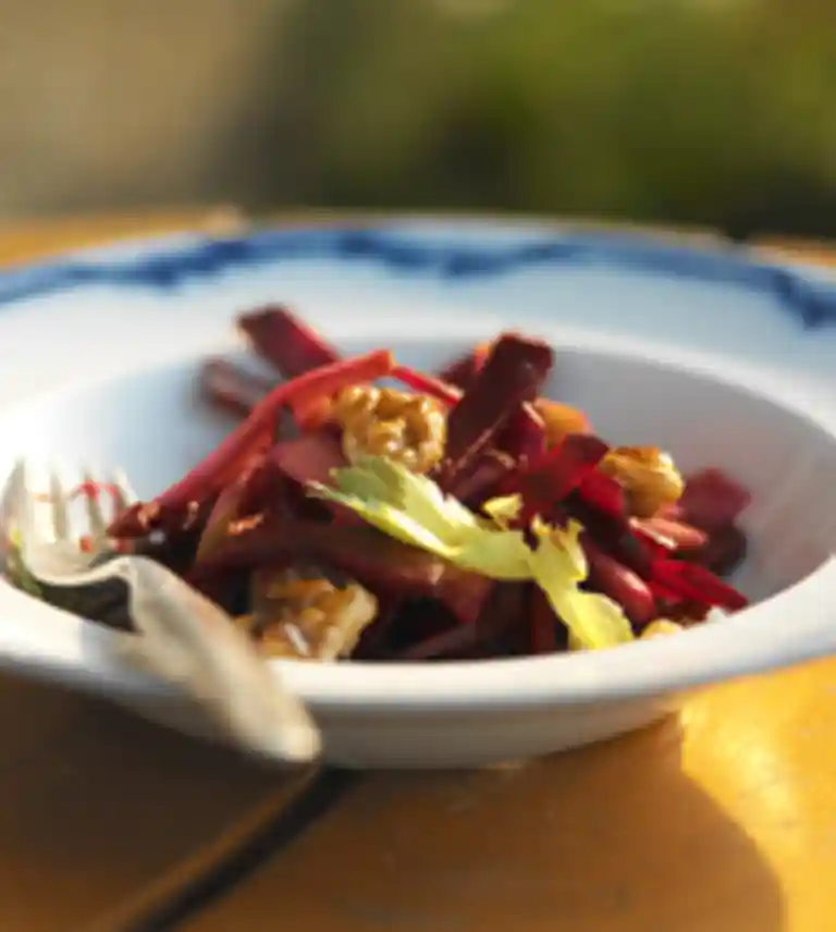 Rødbede med valnød og æble