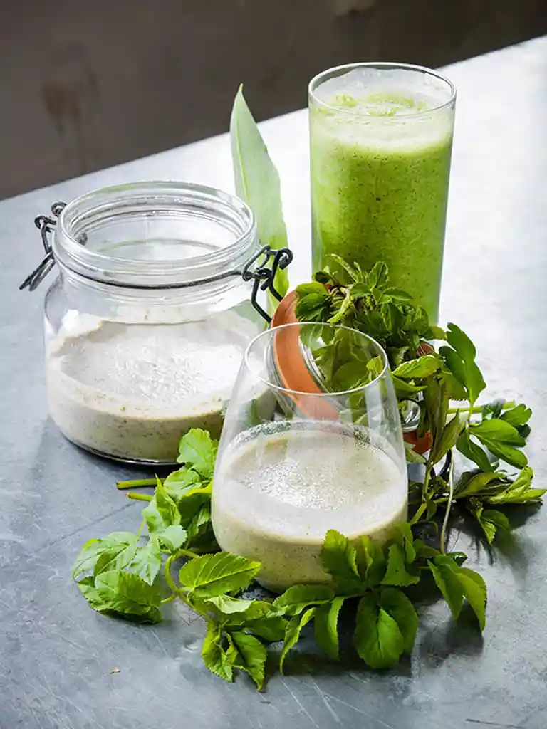 Skvalderkål og hasselnøddemælk