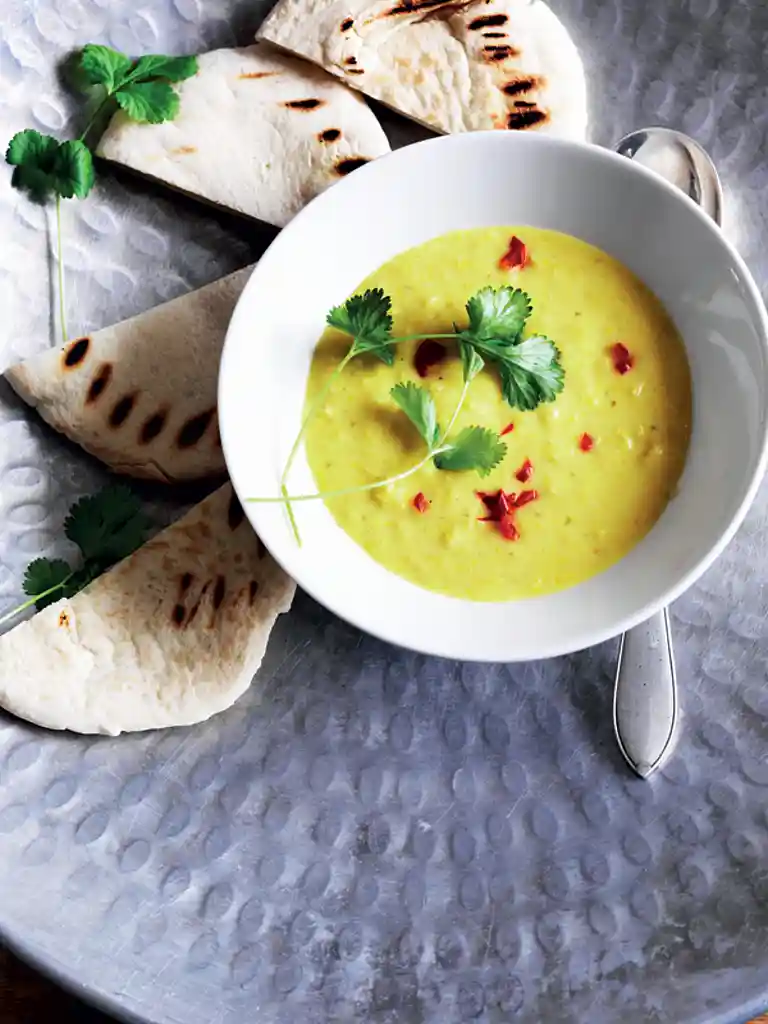 Spicy majssuppe med chili og koriander 
